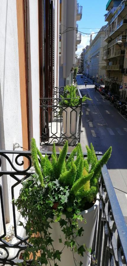 102 Couette-café Bari
