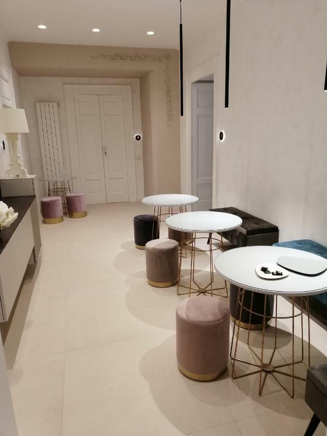 102 Couette-café Bari